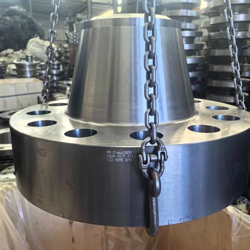 Flens Leher Kimpal Bertekanan Tinggi Tersuai 10-inci, Kelas 2500, Bahan ASTM A182 F22, Piawaian ASME B16.5 dengan Alur RTJ Dihantar ke Vietnam.