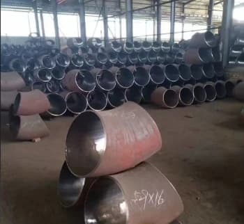 SIFON KELULI KARBON BERDIAMETER 1020MM SEDANG DIBUNGKUS DAN DIHANTAR KE VIETNAM.